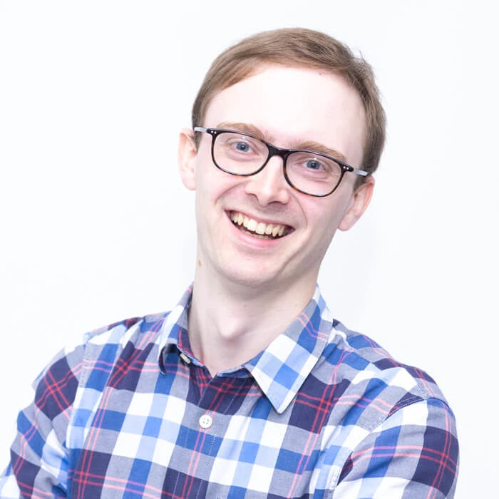 smug tom